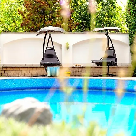 Fuege Luxury & Wellness Guest house Balatonfured