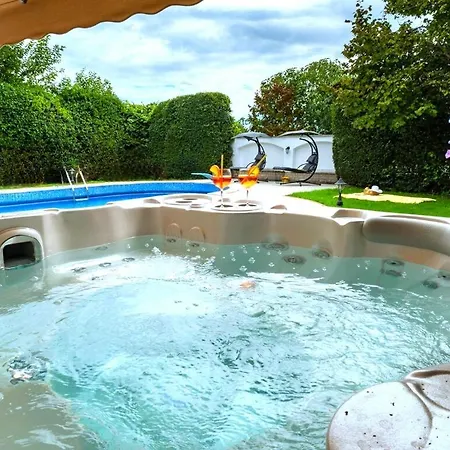 Fuege Luxury & Wellness Guest house