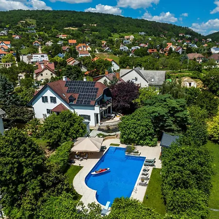 Guest house Fuege Luxury & Wellness Balatonfured