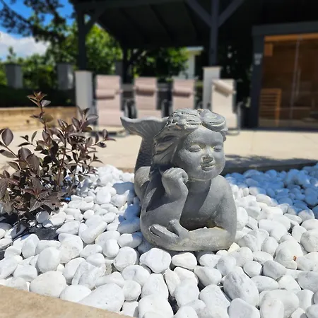 בית הארחה Fuege Luxury & Wellness 4*