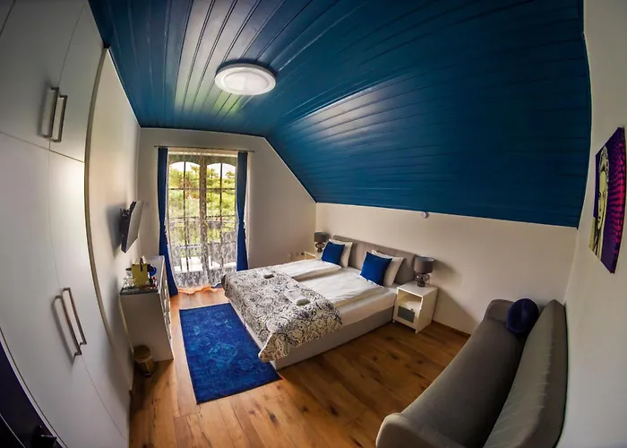 Fuege Luxury & Wellness בית הארחה