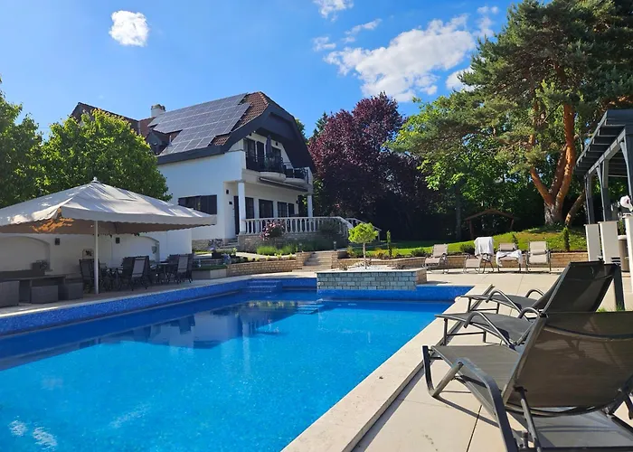 בית הארחה Fuege Luxury & Wellness באלאטונפורד